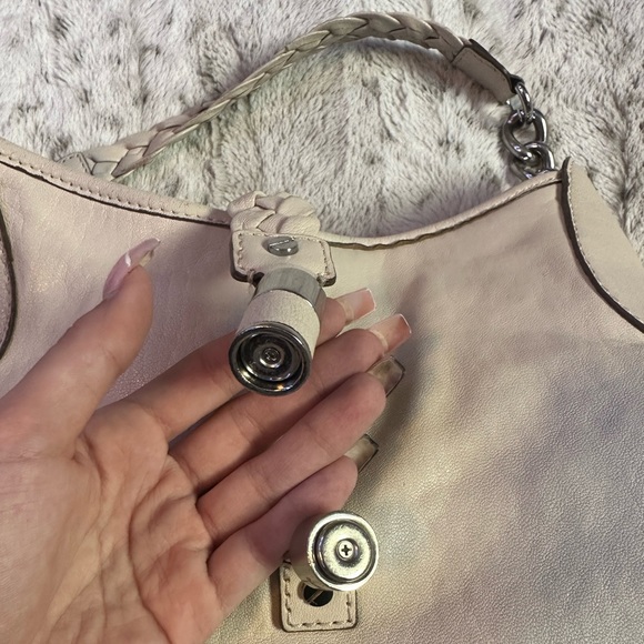 Michael Kors White Purse - Picture 8 of 15